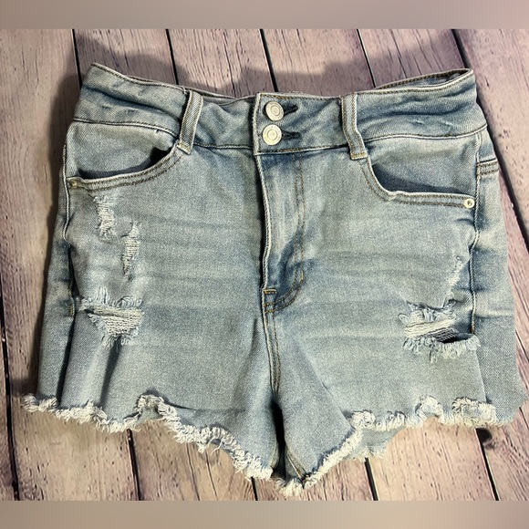 Vanilla Star Pants - Vanilla Star Cheeky Super High-Rise Distressed Denim Shorts. Size: 29/9
